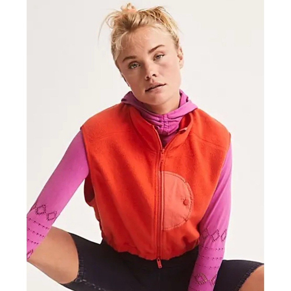Free People Movement Hit Slopes Base Camp Apple Red Sherpa Fleece Vest M/Medium